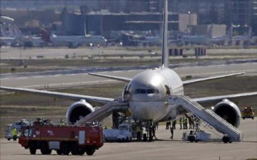 عطّل الرحلة وتسبب بإخلاء الطائرة